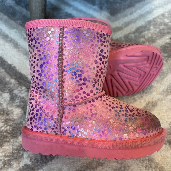 Ugg Australia Girls Classic II Stellar  Pink Shimmer Leopard Boots 7 toddler - Picture 4 of 8